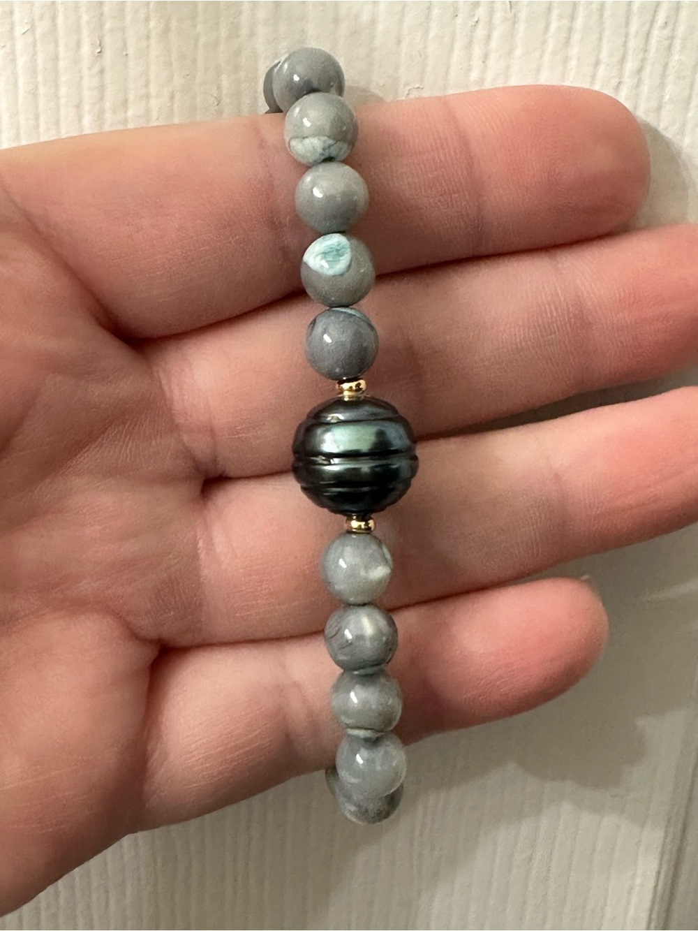 Tahitian Pearl Bracelet Gray Blue Mother of Pearl Beads Stretchy Elastic 7” NWOT